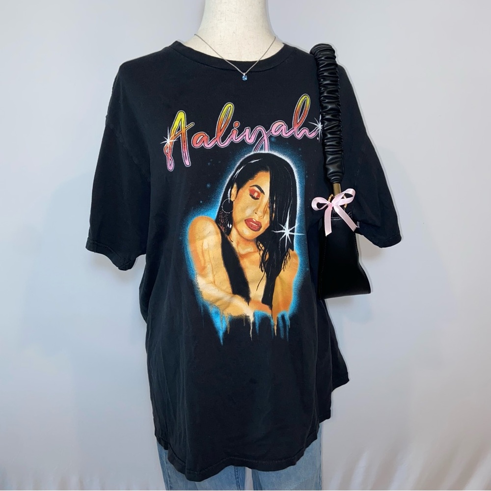 Aaliyah Black Graphic T-Shirt Womens graphic tee size XL 100% cotton